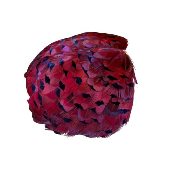 Feathered Womens Red Fascinator Hat With Iridescent Green Accents Elegant Vintag - Picture 3 of 8